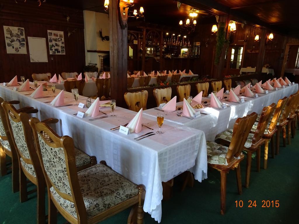 Lovecky Hotel Jivak Лоучень Экстерьер фото