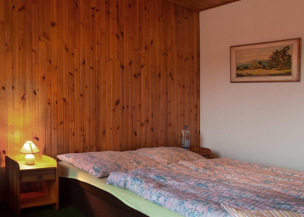 Lovecky Hotel Jivak Лоучень Номер фото