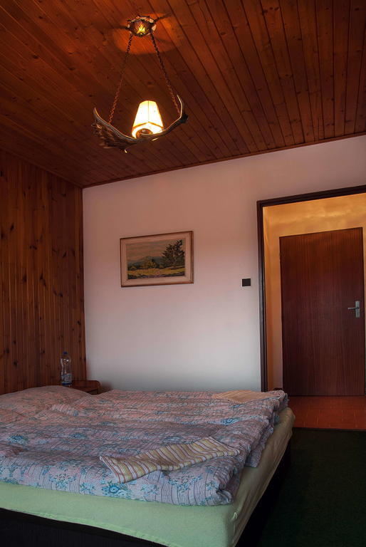 Lovecky Hotel Jivak Лоучень Номер фото