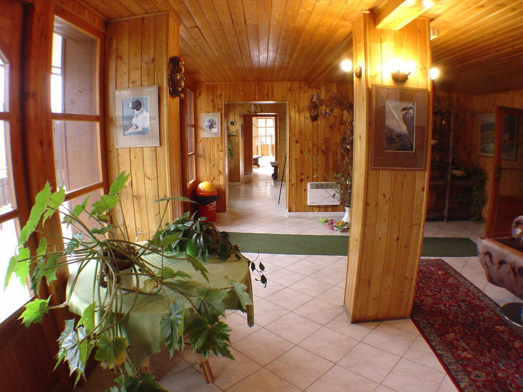 Lovecky Hotel Jivak Лоучень Экстерьер фото