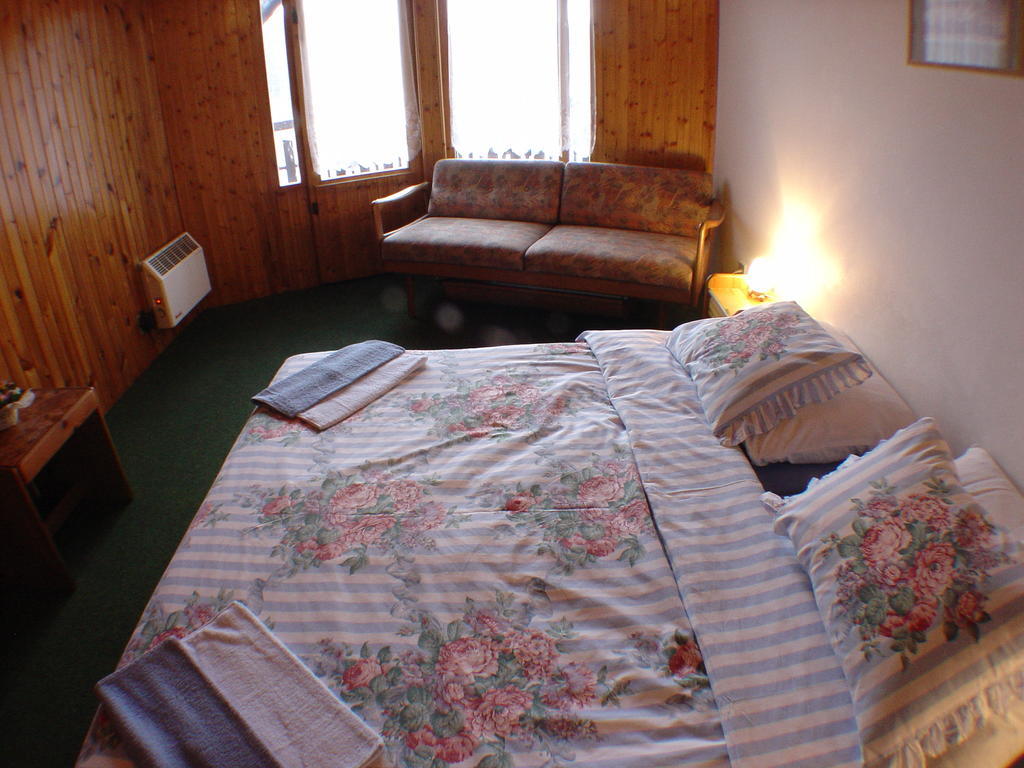 Lovecky Hotel Jivak Лоучень Экстерьер фото