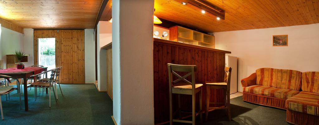Lovecky Hotel Jivak Лоучень Экстерьер фото